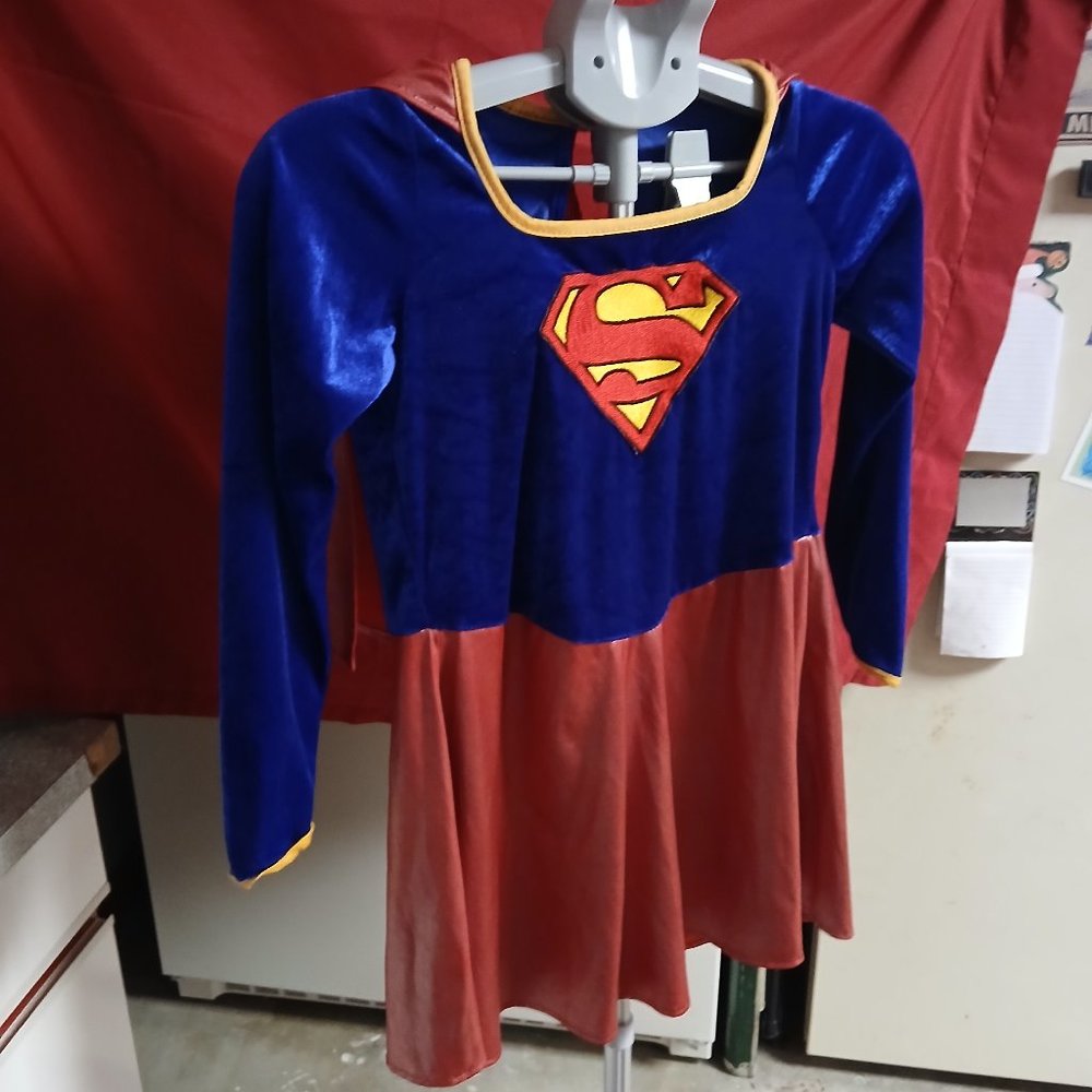 DC Comics Supergirl Girls Costume Dress Up Size 8-10